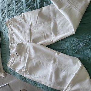Chicos White ankle pants